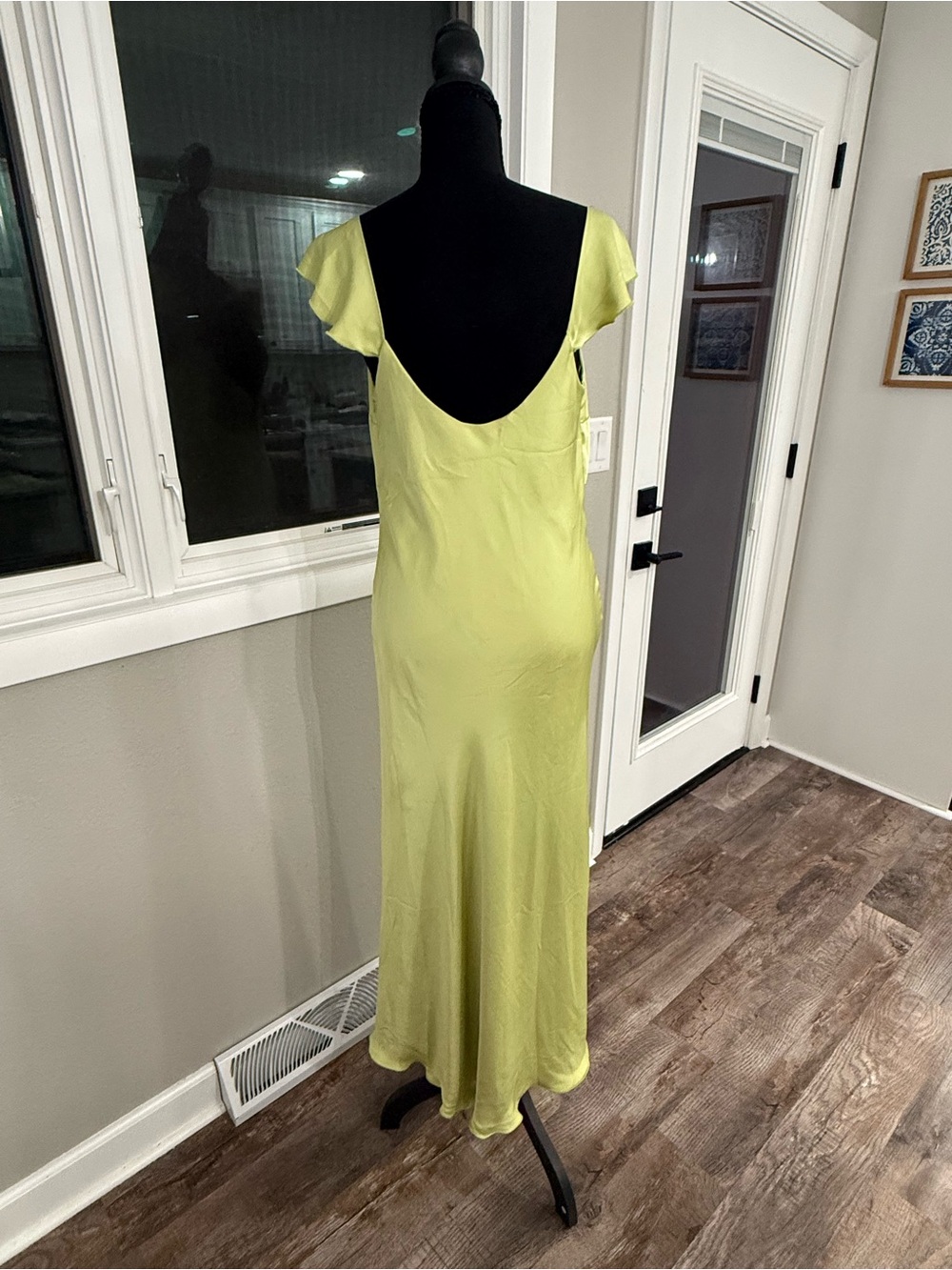 Meshki Light Green Maxi Dress Satin Ruffle Straps Sweatheart Neckline Size M - Picture 3 of 7